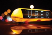 چگونه استارتاپ «اوبر» توانست با یک مدل کسب و کار ساده صنعت تاکسی ‌رانی را به چالش بکشاند؟