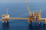 اولین سکوی نفتی ایران در پارس جنوبی نصب شد